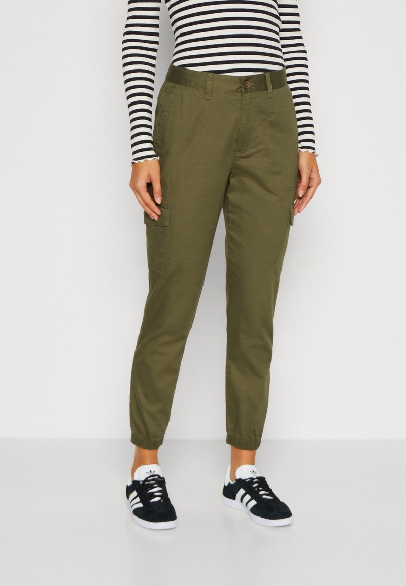 GAP GIRLFRIEND JOGGER Cargo trousers army jacket green/olive