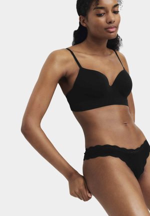 Marks & Spencer, 2 PACK SEAMFREE WIRED DEMI CUP BRAS (A-E) - Bustier - black mix