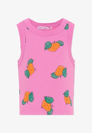 Top rosa senza maniche a coste con motivo ripetuto di frutti d'arancia sorridenti e foglie verdi, etichetta "Bobo Choses" sul collo.