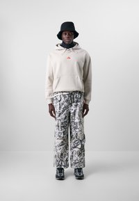 Nike ACG TUFF HOODIE - Mikina - off-white/beige
