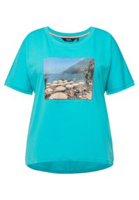 Ulla Popken PHOTO GRAPHIC SHORT SLEEVE  - Camiseta estampada - deep aqua