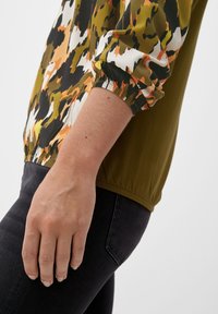 s.Oliver Bluse - guacamole