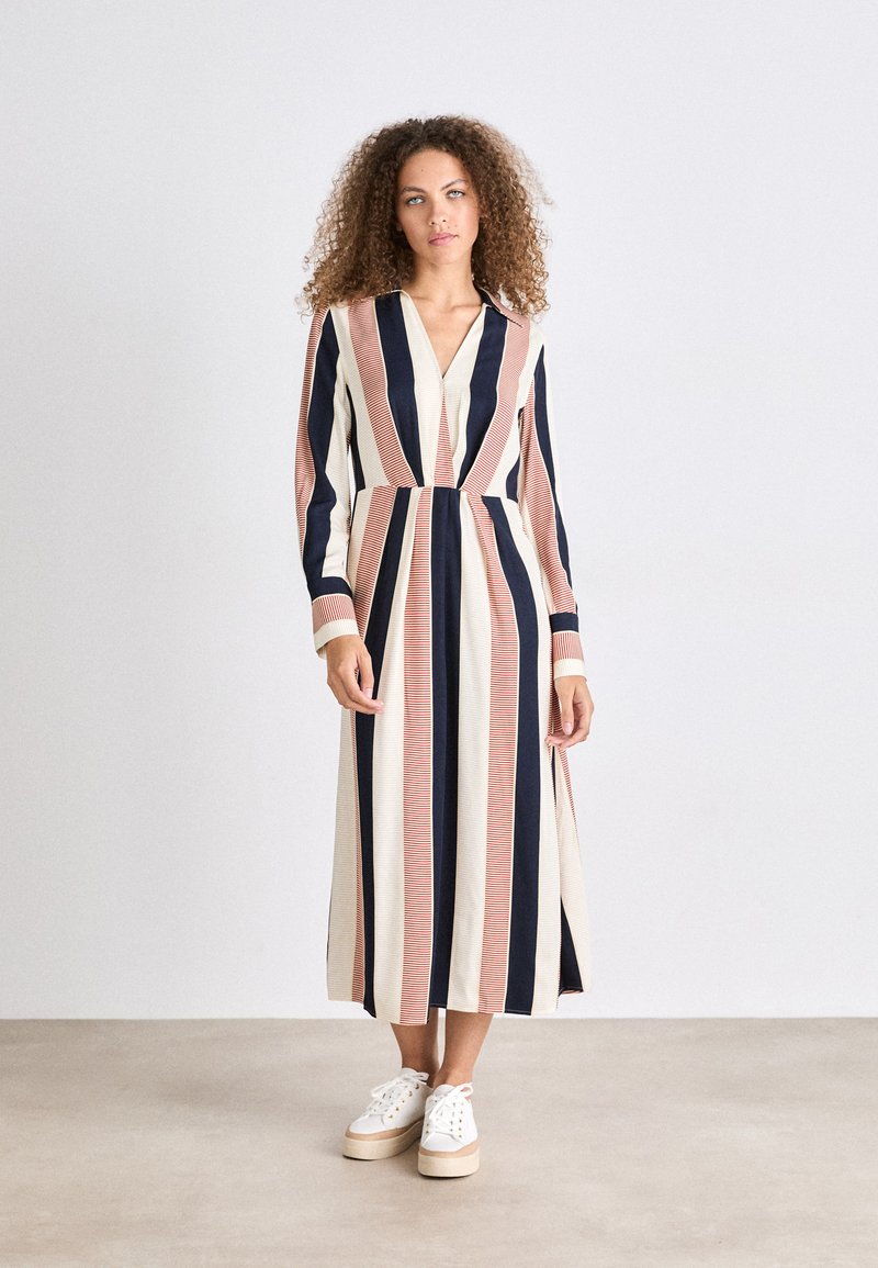 Tommy Hilfiger GLOBAL DRAPED MIDI DRESS - Kjole - ladder global/country ivory