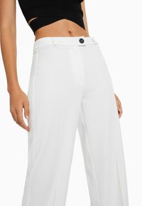 Bershka Kalhoty - white