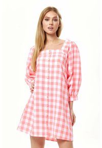 Liquorish GINGHAM PUFF SLEEVE - Day dress - pink