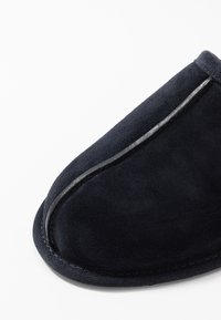 UGG SCUFF - Chinelos - true navy