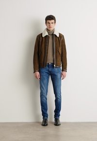 HUGO Slim fit jeans - medium blue