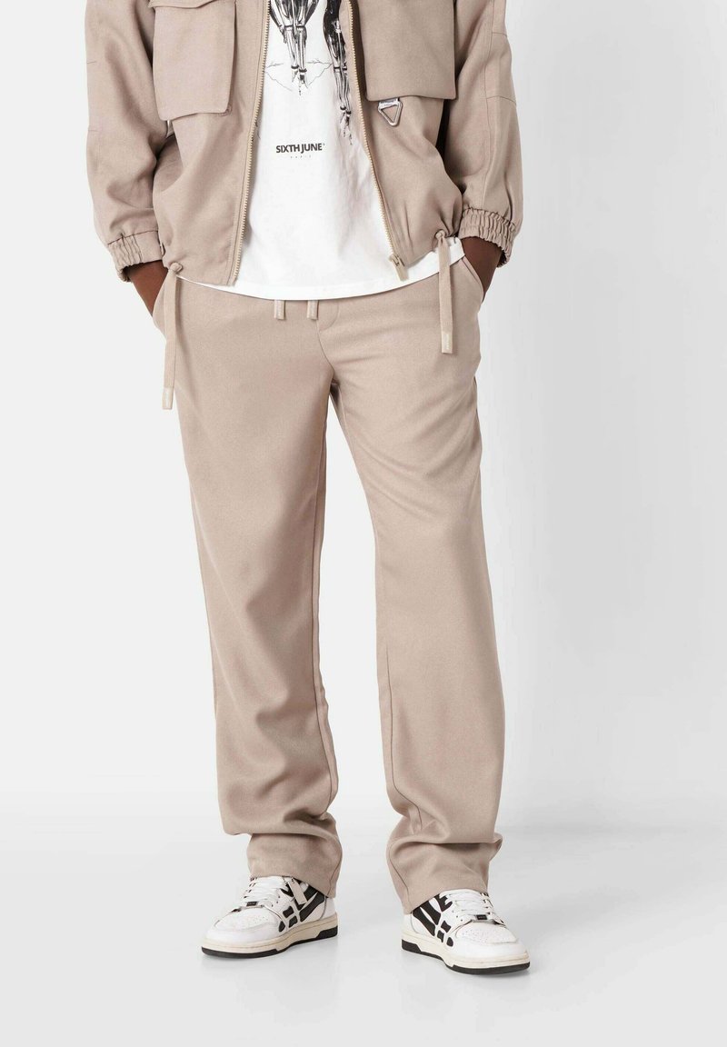 Bottom June Sixth June Tracksuit bottoms - beige - Zalando