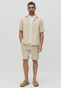 Dobber TOM STRUCTURE - Shorts - beige