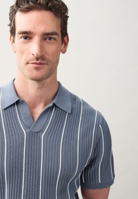 Next REGULAR FIT SHORT SLEEVE STRIPE TROPHY - Polo - blue