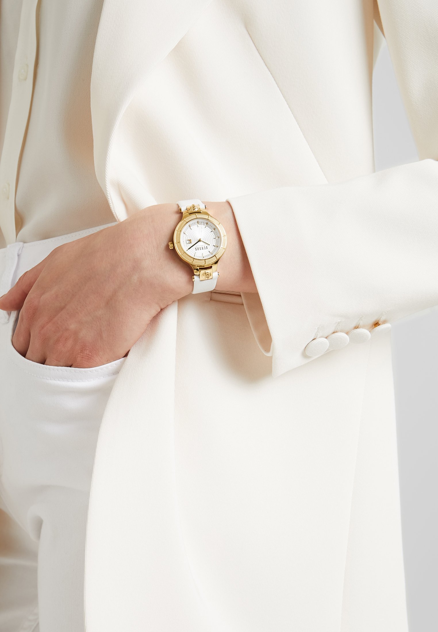 anello versus versace