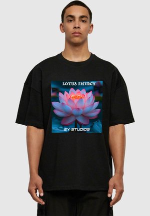 LOTUS ENERGY - Print T-shirt - black