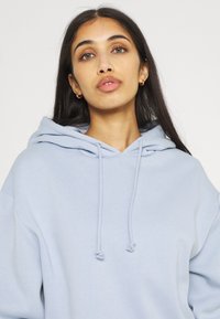 Pieces PCCHILLI LS BC - Sweatshirt com capuz - kentucky blue