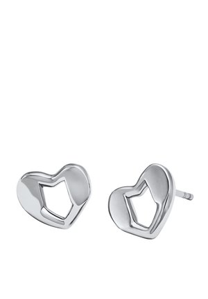 Orecchini a forma di cuore in argento con un design a ritaglio, caratterizzati da una finitura lucida e bordi lisci. Chiusura a perno per un indossamento sicuro.