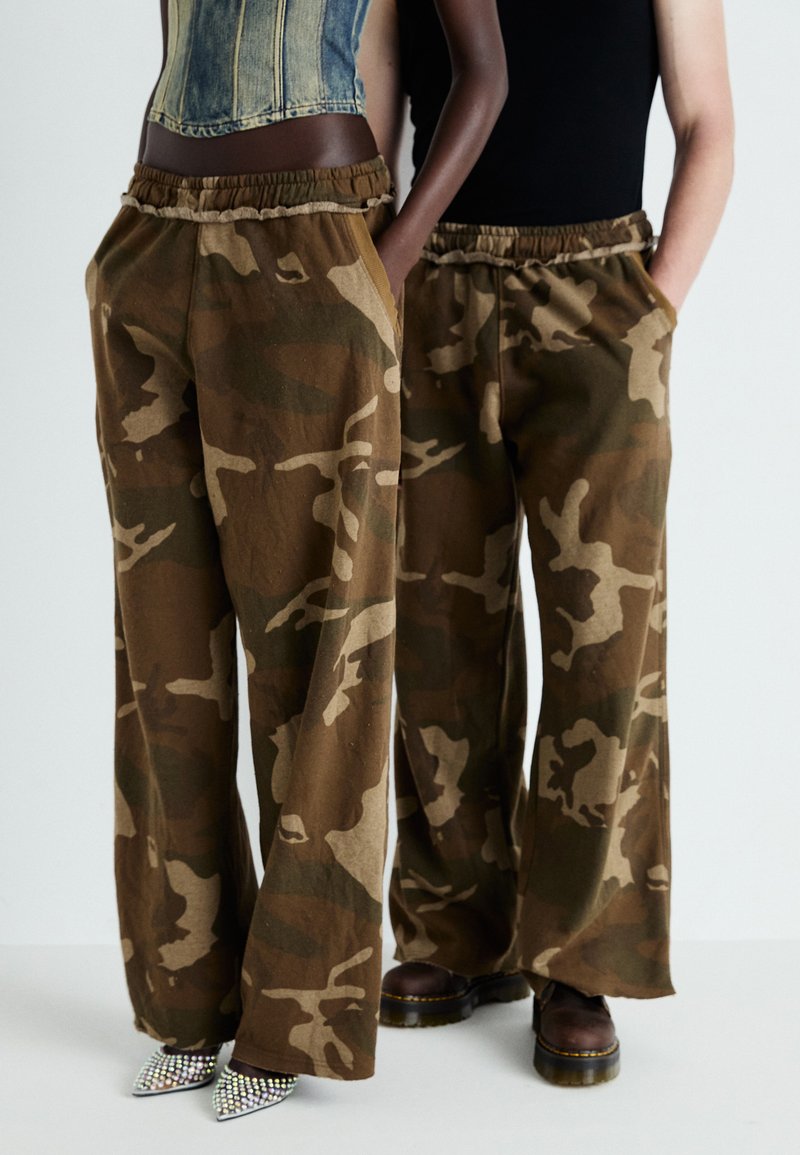 Jaded London MONSTER JOGGERS UNISEX - Calças de fato de treino - camo