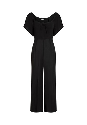 Musta haalari, jossa lyhyet, leveät hihat ja neliömäinen pääntie. Siinä on vartalonmyötäinen yläosa, solmittava yksityiskohta edessä ja leveälahkeiset housut.