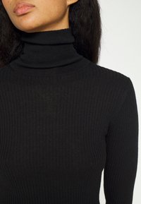 Filippa K Sweter
