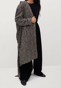 Mango Mantel - black