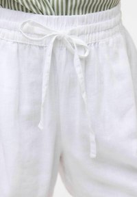 Vero Moda VMLINN NOOS - Šortai - snow white