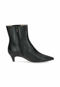 Stivaletto nero alla caviglia con texture in pelle di serpente, punta appuntita e tacco basso. Presenta una zip laterale per una facile indossabilità. Fodera interna liscia.