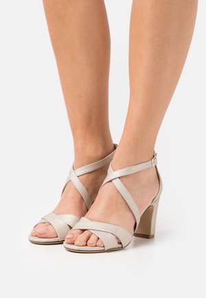 s.Oliver, Sandales - gold-coloured