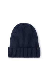 Granatowa dziana czapka beanie z ryflowaną teksturą i podwiniętym mankietem. Posiada małą metkę z logo z boku.