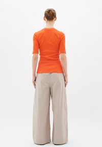 InWear DAGNA - Pamata T-krekls - cherry tomato
