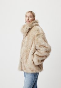 LeGer by Lena Gercke FERGIE JACKET - Kort kåpe / frakk - greige