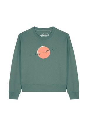 Grüner Sweatshirt mit Rundhalsausschnitt und langen Ärmeln, versehen mit einem Grafikmotiv einer rosa Sonne und schwarzen Vögeln auf einer Schnur. Weicher Stoff, lockere Passform.