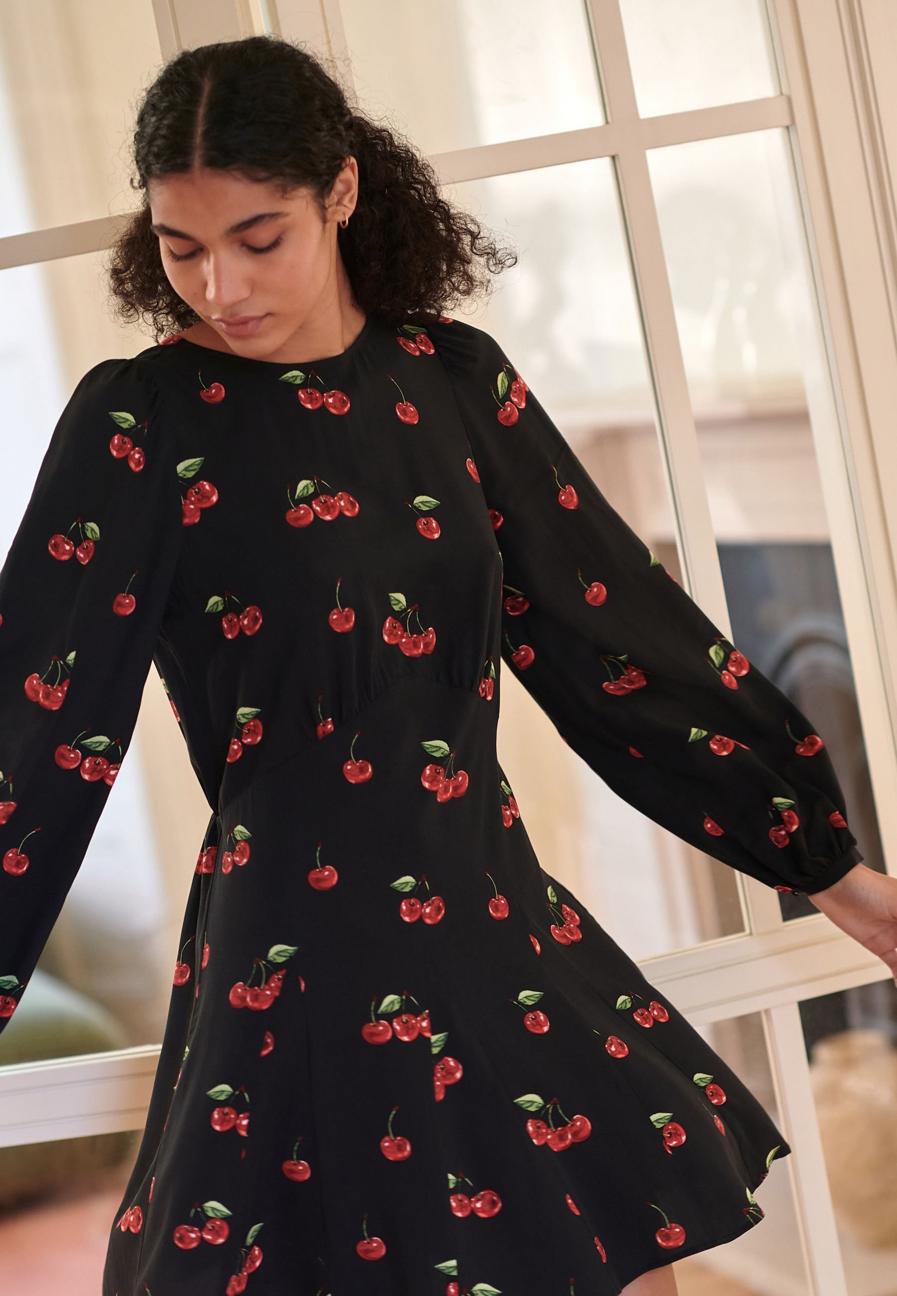Next Day dress - black cherry print/black - Zalando