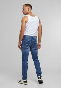 2Y Premium CARLOS DESTROYED SLIM FIT - Traperice suženog kroja - midblue