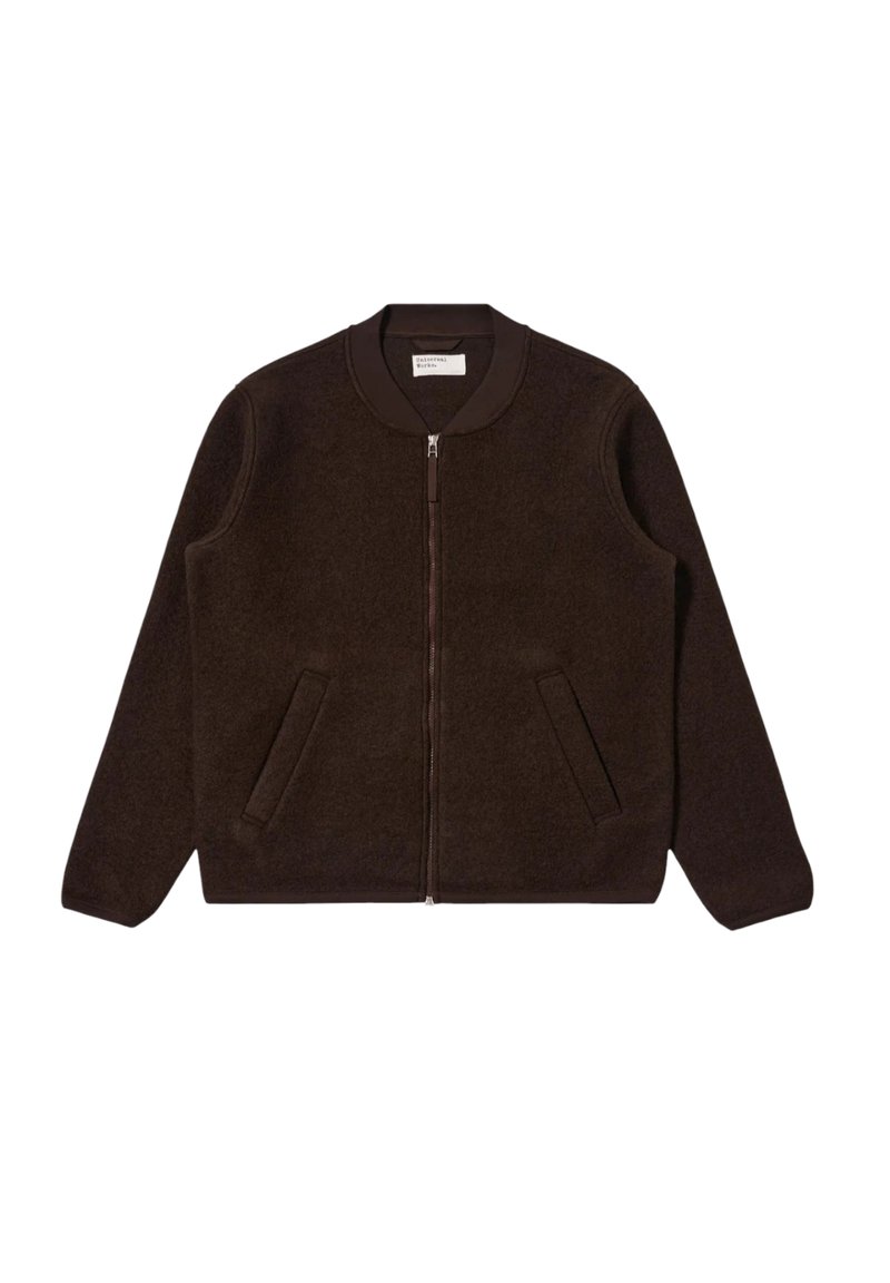 Giacca zip-up in misto lana marrone con colletto rotondo, due tasche frontali e polsini a coste. Texture morbida e vestibilità rilassata.