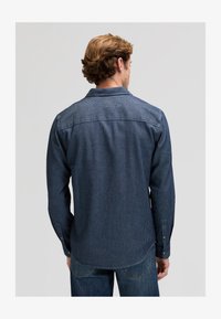 Unselected, indigo railroad texture