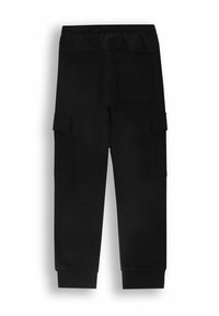Czarne spodnie cargo z elastycznym pasem, dwoma bocznymi kieszeniami i ściągaczami na końcach, wykonane z miękkiego materiału o gładkiej fakturze.