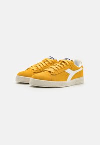 Diadora GAME UNISEX - Joggesko - yellow/ochre