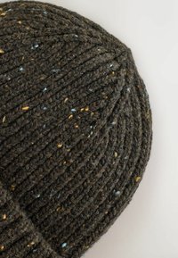 Unselected, forest green