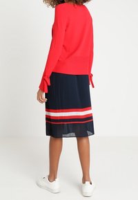 comma Maglione - red