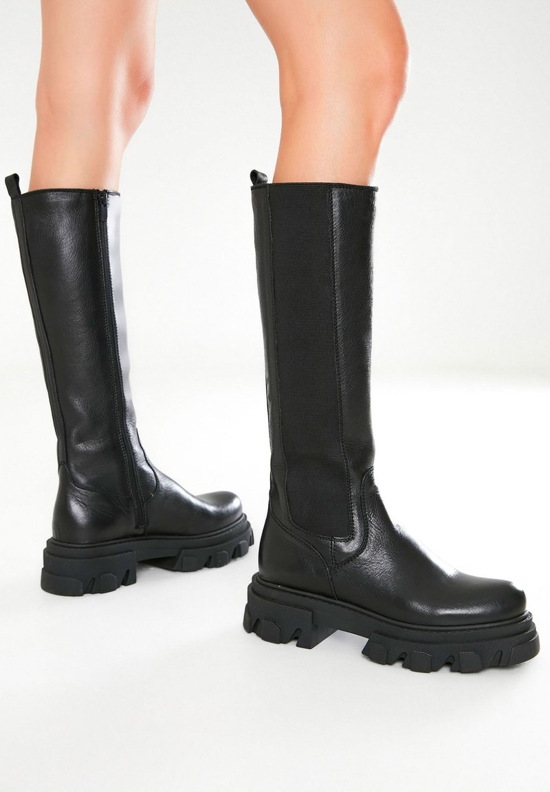 Inuovo Laarzen - black