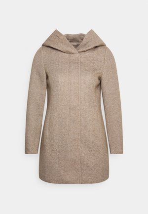 Manteau en laine beige à capuche, manches longues, coupe droite et fermeture avant cachée, présenté sur un fond clair uni.