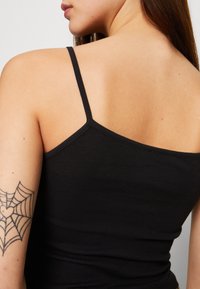 ONLY ONLKIRA SQUARENECK SINGLET 2 PACK  - Μπλούζα - black pack/simply green