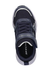 Marineblauwe sneaker met een bovenwerk van mesh, rubberen zool en verstelbare band. Bevat witte accenten en een structuur voering. Lichtgewicht ontwerp.