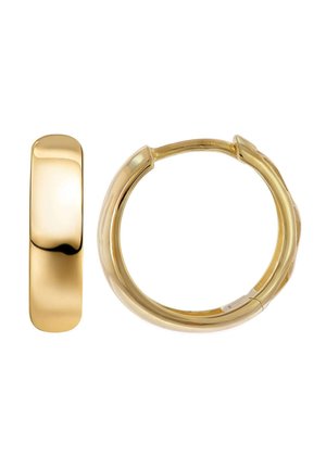 Zwei polierte goldene Creolen, eine von der Seite geschlossen gezeigt und die andere von vorne offen, vor weißem Hintergrund.