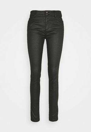 Schwarze, hoch taillierte Skinny-Hose mit vorderer Knopfverschluss und Seitentaschen, auf weißem Hintergrund dargestellt.