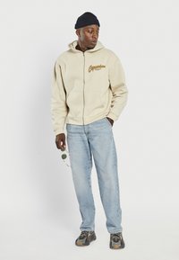 Redefined Rebel BLAISE - Zip-up sweatshirt - sandshell