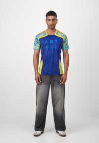 adidas Performance ORLANDO PIRATES X NTS UBP - Jalkapallopaita - mystery ink/unity orange/bluebird/semi solar yellow