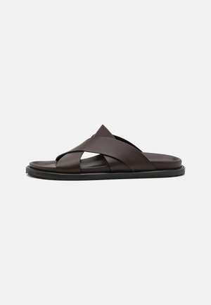 Stuart Weitzman BERKLEY - Tagant lahtised kingad - espresso