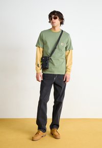 Thumbnail Image 3
