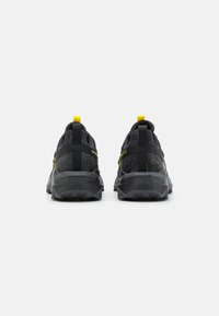 New Balance TEKTREL - Trail running shoes - black