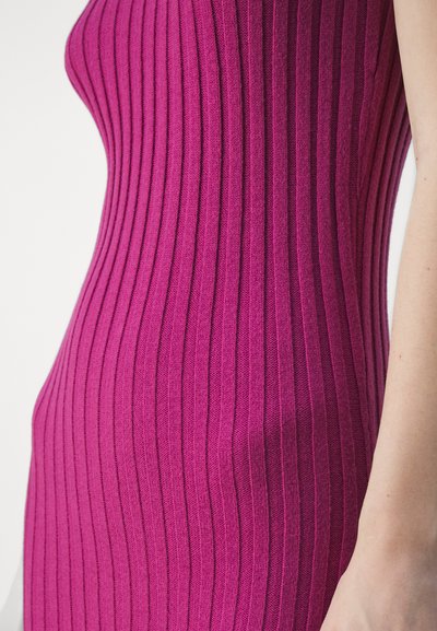 STUDIO ID DRESS - Φόρεμα-πουλόβερ - berry