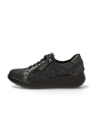 Zapatilla negra con cremallera lateral, paneles de tela acolchada, suela gruesa y detalles de cordones elásticos.